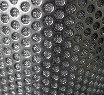 Arc filter made of perforated metal sinter mesh