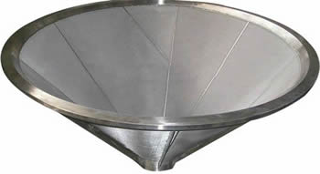 Cone-shape sintered filter element for better separation and filtration